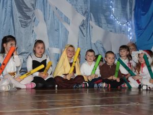 Powiększ obraz: Jasełka przedszkolaków w Puńcowie