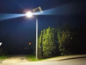 Powiększ obraz: Lampa solarna w Goleszowie, fot. J. Macura