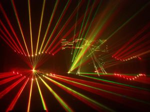 Powiększ obraz: Pokaz laserów, źródło: muzykawlaserach.pl