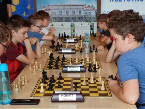 Powiększ obraz: Wakacyjne szachy w GOKu