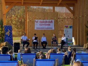 Powiększ obraz: Narodowe czytanie w Goleszowie, foto.: M. Kunc