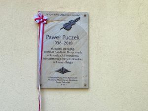 Powiększ obraz: Uroczystość odsłonięcia tablicy pamięci profesora Pawła Puczka, foto: M.Kunc