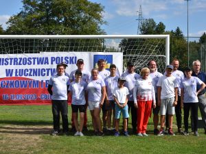 Powiększ obraz: Reprezentacja LUKS Orlik Goleszów podczas Mistrzostw Polski w Łucznictwie w Goleszowie