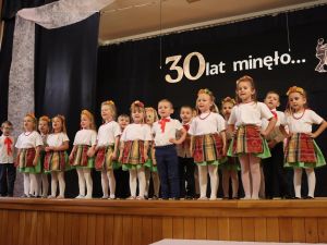 Powiększ obraz: Uroczystość 30-lecia Zespołu Pieśni i Tańca Goleszów