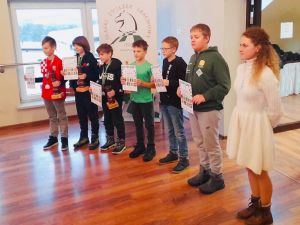Powiększ obraz: Laureaci Pucharu Śląska Juniorów w szachach szybkich