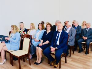 Powiększ obraz: Goście obecni na sesji inaugurującej IX kadencję Rady Gminy Goleszów