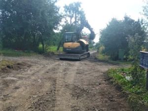 Powiększ obraz: Trwa remont ulicy Ogrodowej w Kozakowicach