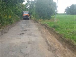 Powiększ obraz: Trwa remont ulicy Ogrodowej w Kozakowicach