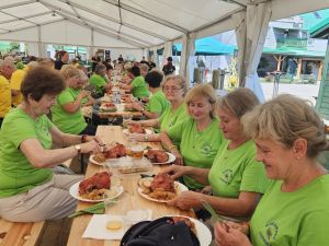 Powiększ obraz: Seniorzy z gminy Goleszów podczas Ranczofestu