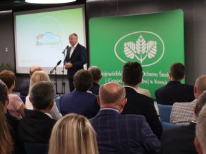 Powiększ obraz: Uroczyste wręczenie dyplomów