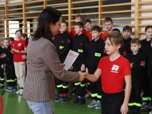 Powiększ obraz: I Halowe Zawody Sportowo-Pożarnicze Młodzieżowych Drużyn Pożarniczych