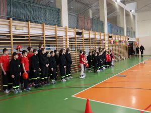 Powiększ obraz: I Halowe Zawody Sportowo-Pożarnicze