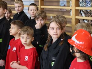 Powiększ obraz: I Halowe Zawody Sportowo-Pożarnicze