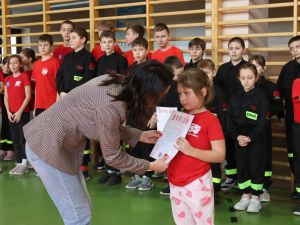 Powiększ obraz: I Halowe Zawody Sportowo-Pożarnicze