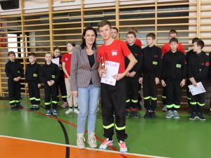 Powiększ obraz: I Halowe Zawody Sportowo-Pożarnicze