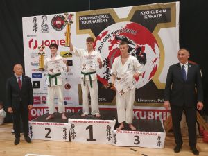 Powiększ obraz: fot. Cieszyńska Szkoła Karate Kyokushin Bogdan Kubica