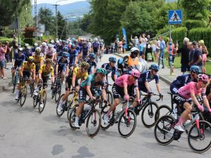 Powiększ obraz: Peleton Tour de Pologne 2023 w Goleszowie