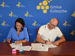 Powiększ obraz: Podpisanie umowy