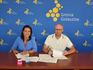 Powiększ obraz: Podpisanie umowy