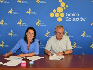 Powiększ obraz: Podpisanie umowy