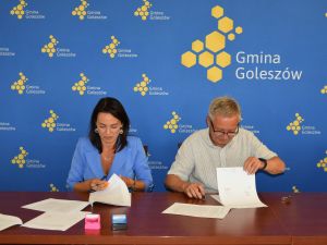 Powiększ obraz: Podpisanie umowy