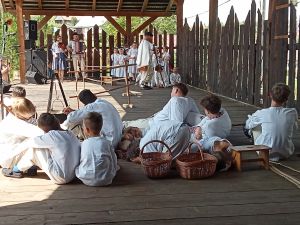 Powiększ obraz: Dziecięcy Zespół Folklorystyczny Lokčan