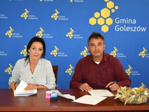 Powiększ obraz: Podpisanie umowy