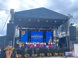 Powiększ obraz: Dziecięcy Zespół Folklorystyczny Lokčan