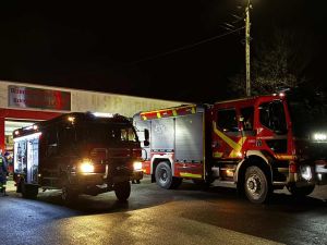 Powiększ obraz: Nowy samochód dla OSP Dzięgielów - przekazanie pojazdu przez strażaków z Bażanowic, fot. FB/ OSP Bażanowice