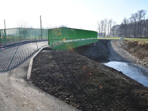 Powiększ obraz: W Godziszowie zakończono także odbudowę mostu na ulicy Bładnickiej nad potokiem Bładnica.